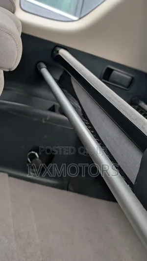Toyota Vanguard 2008 White