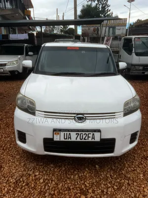 Toyota Corolla Rumion Hatchback 1.8 AWD 2013 White