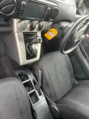 Toyota Corolla Rumion Hatchback 1.8 AWD 2013 White
