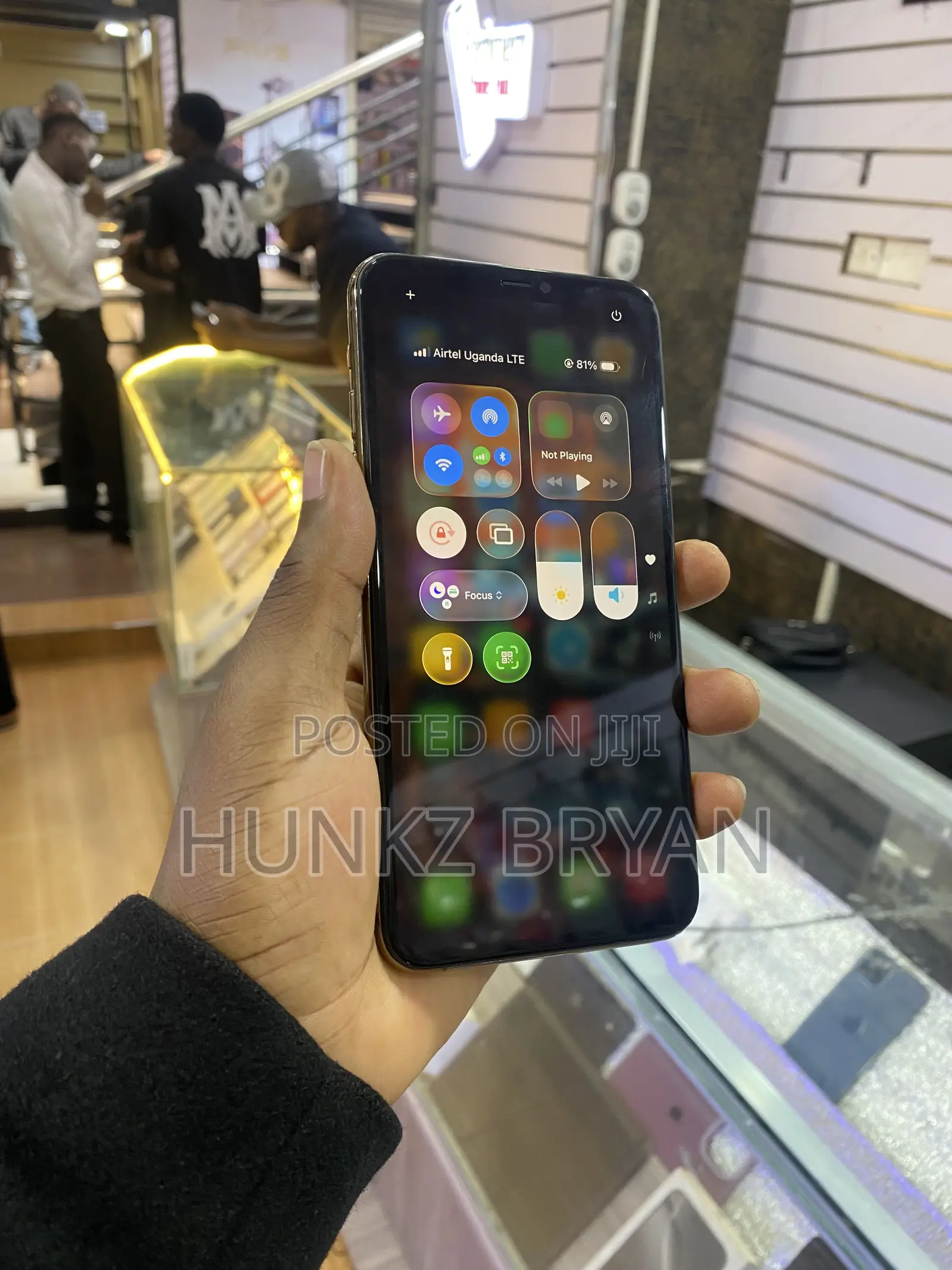 Apple iPhone 11 Pro Max 64 GB Gold