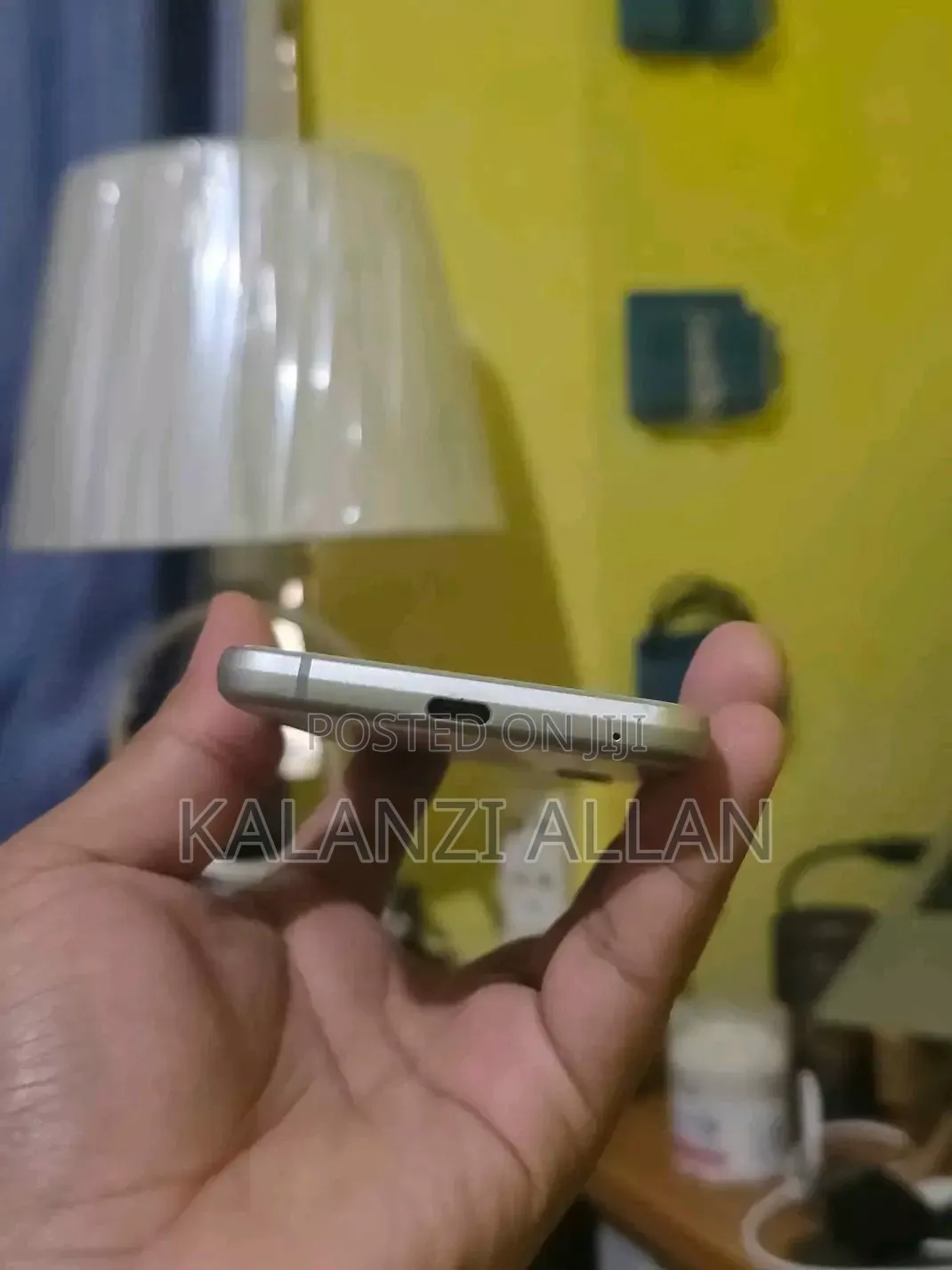 Sharp Aquos Sense 3 SHV45 64 GB Silver