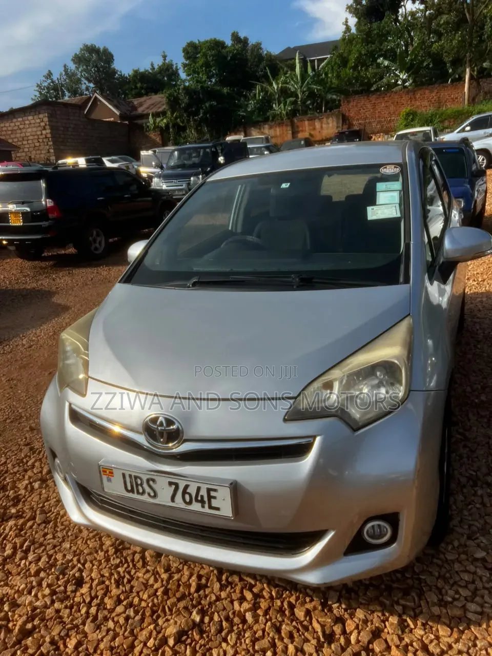 Toyota Ractis 1.5 AWD 2010 Silver