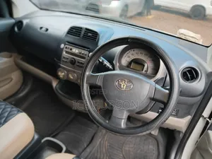 Toyota Passo 2010 White