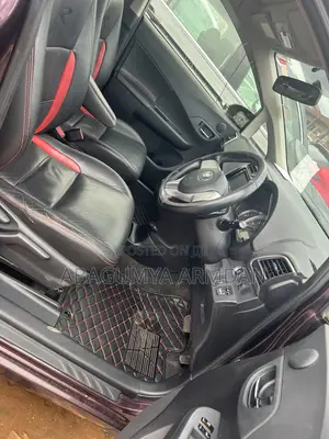 Toyota Ractis 1.5 AWD 2014 Maroon