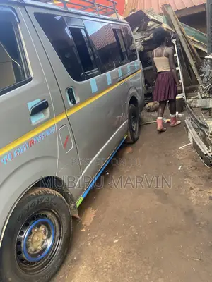Toyota HiAce 2010