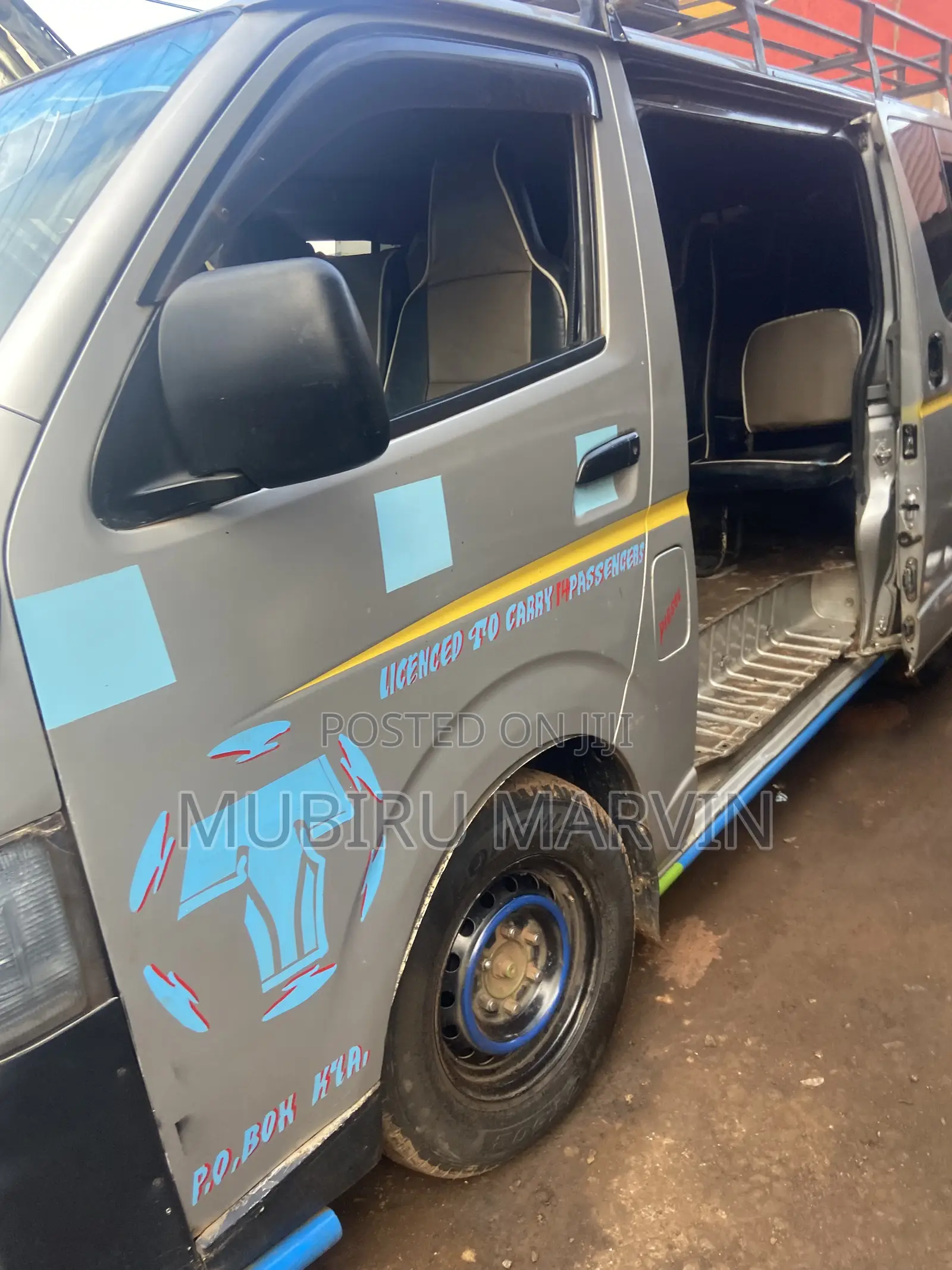Toyota HiAce 2010