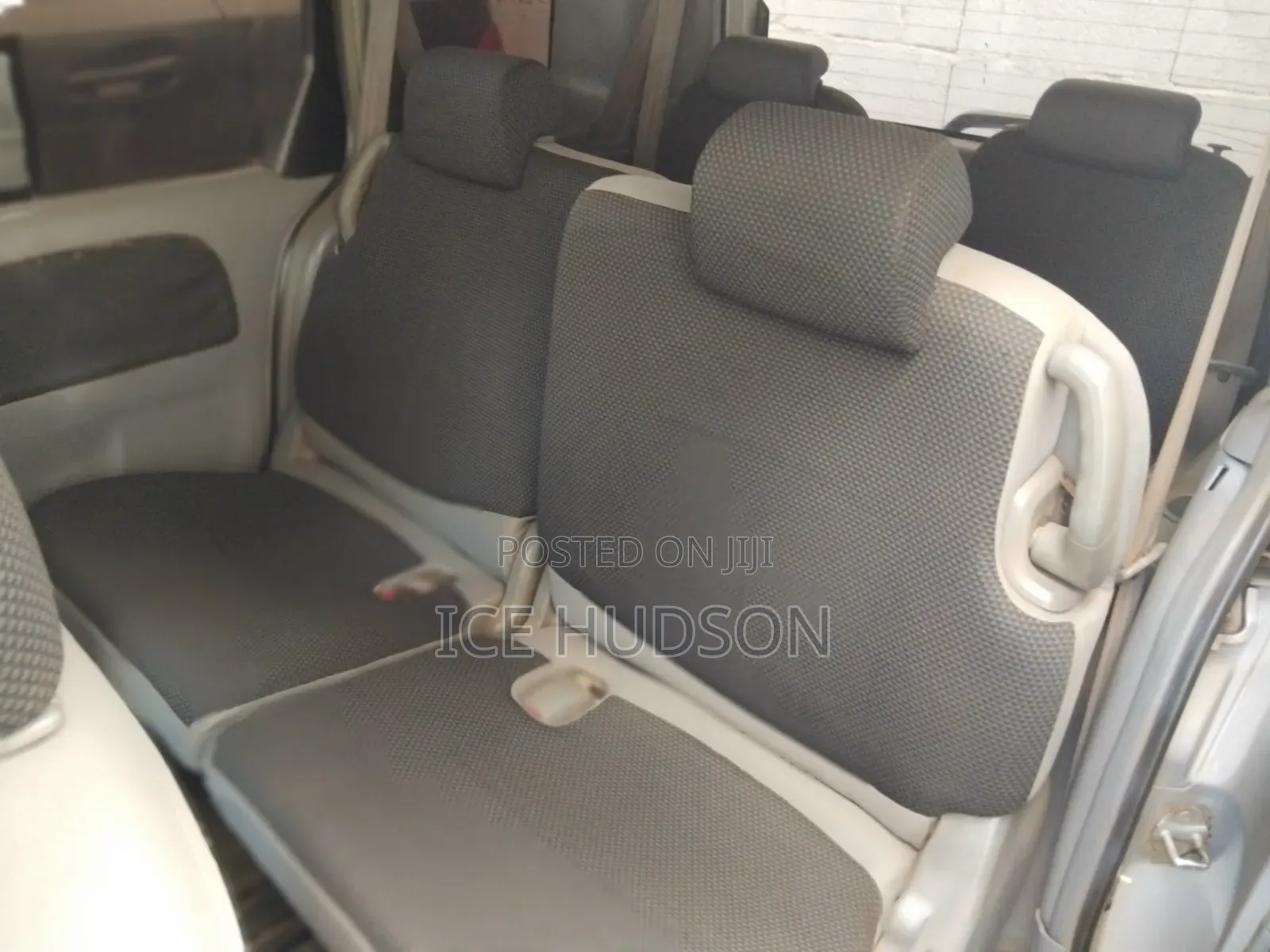Toyota Sienta 2005 Silver