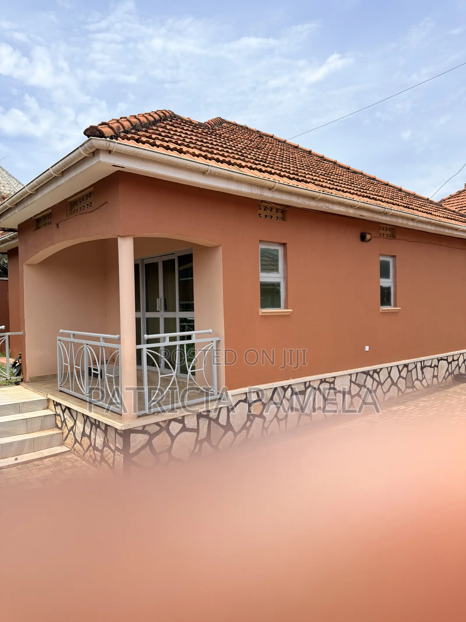 2bdrm Bungalow in Nsawo, Wakiso / Wakiso for sale