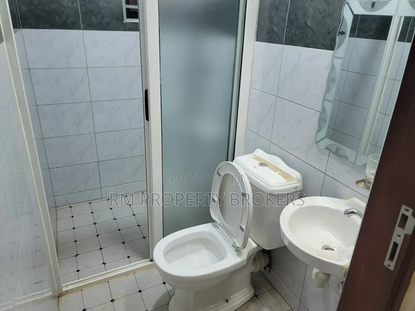 2bdrm Apartment in Lweza, Central Division for rent