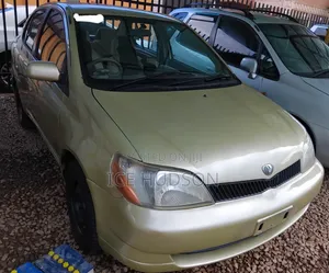 Toyota Platz 2002