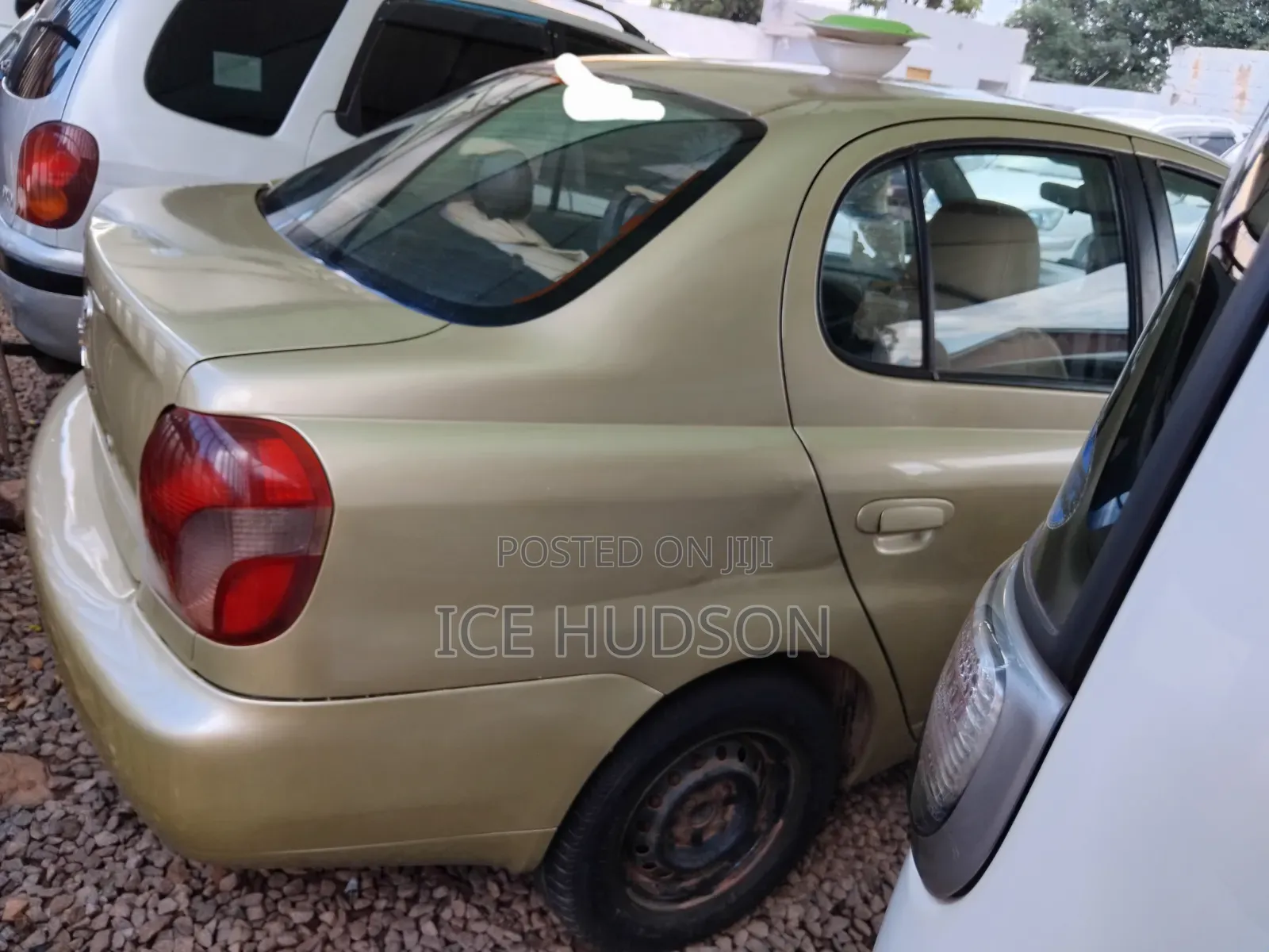 Toyota Platz 2002