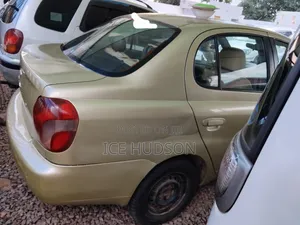 Toyota Platz 2002