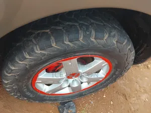 Mitsubishi Pajero 2000 Silver
