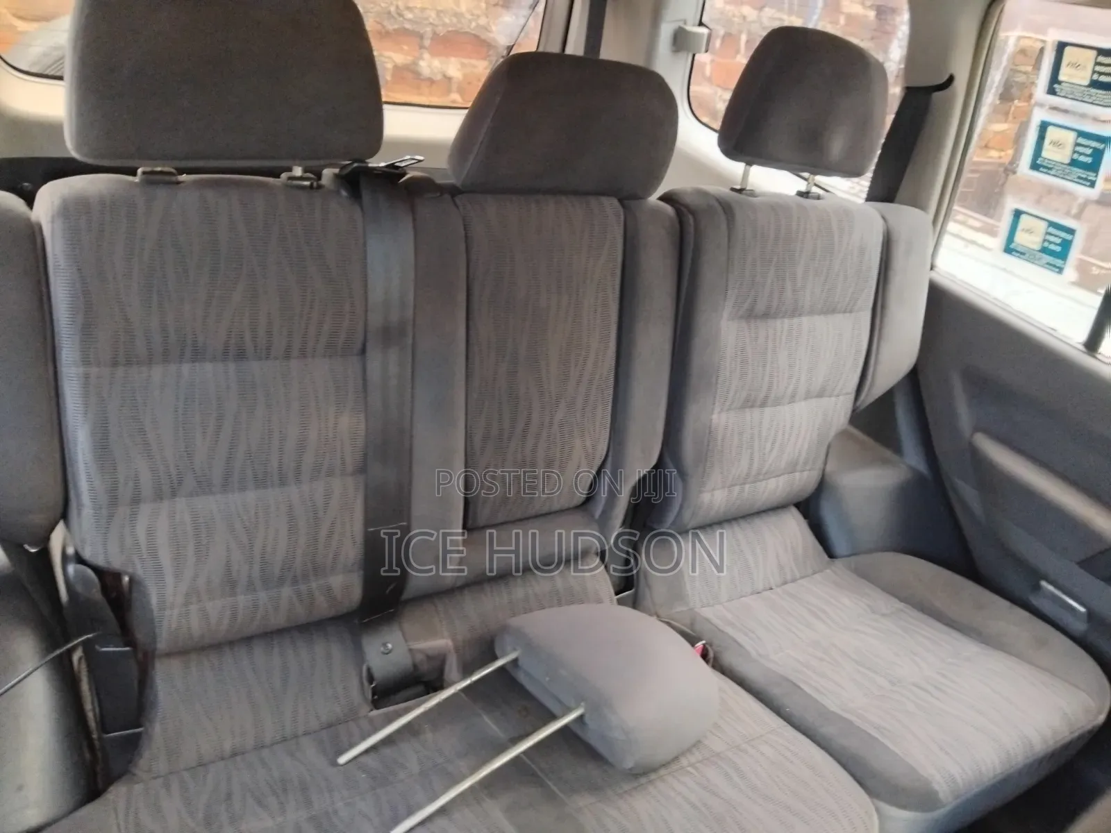 Mitsubishi Pajero 2000 Silver