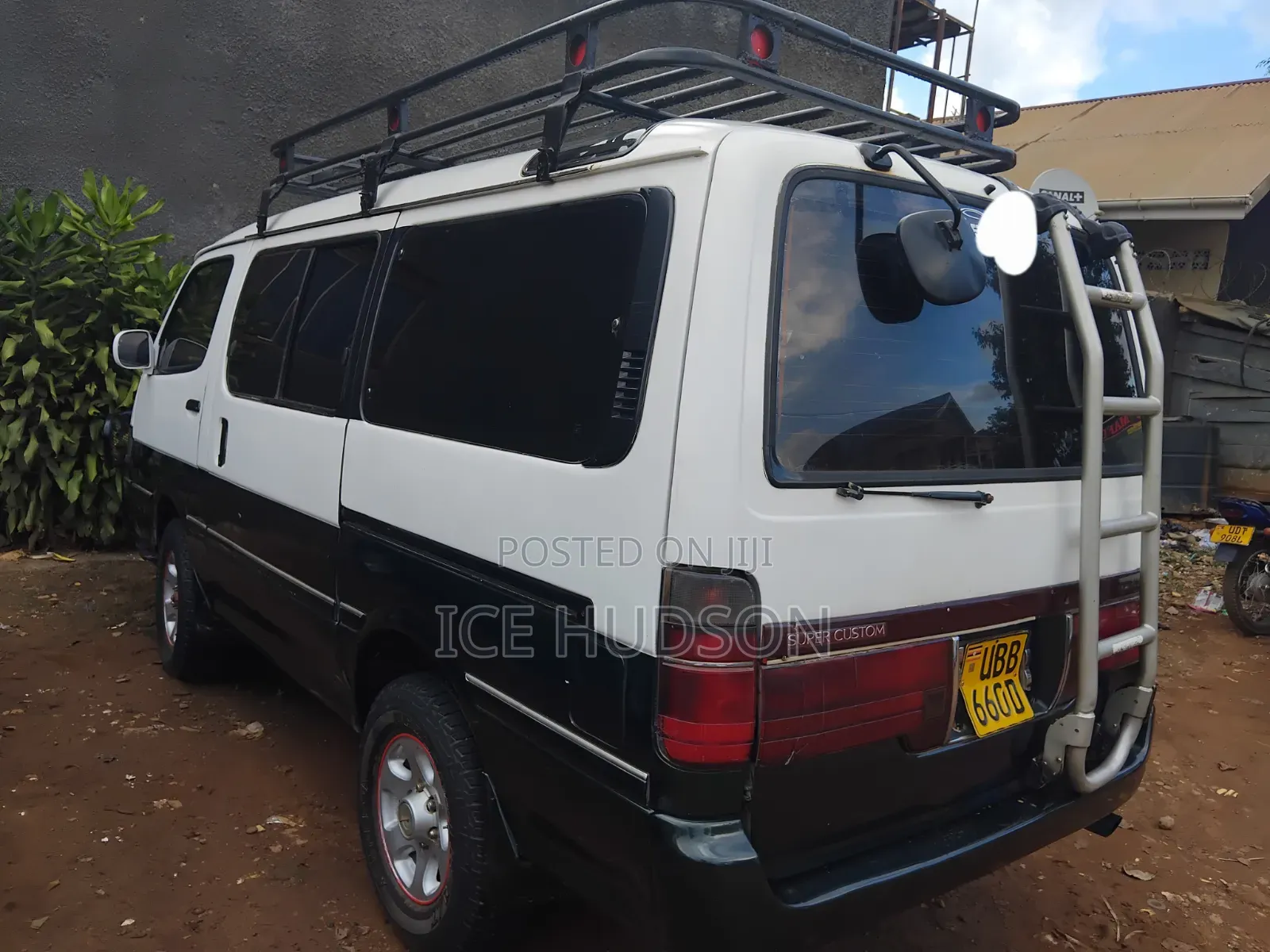 Toyota HiAce 2003 White