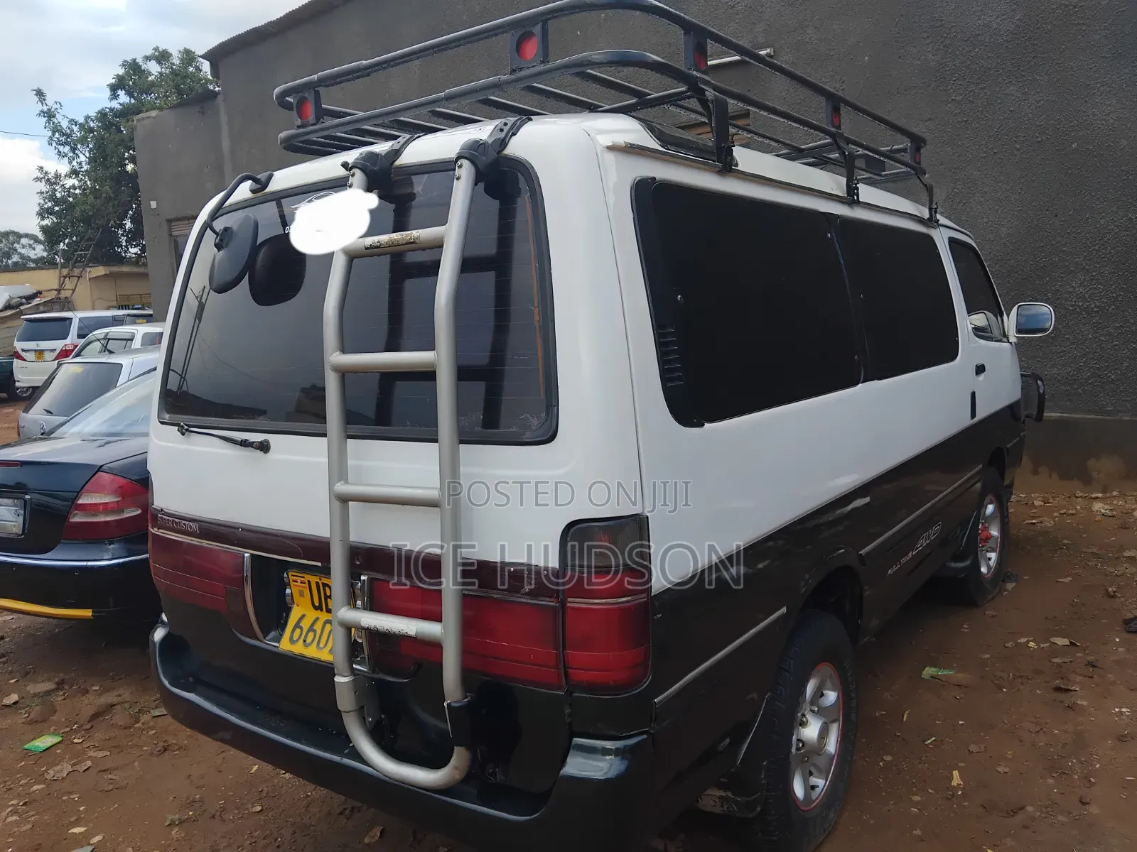 Toyota HiAce 2003 White