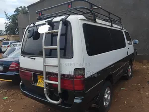Toyota HiAce 2003 White