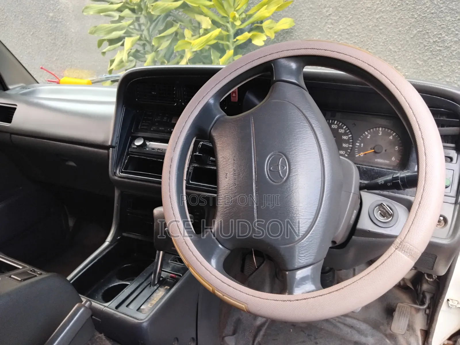 Toyota HiAce 2003 White