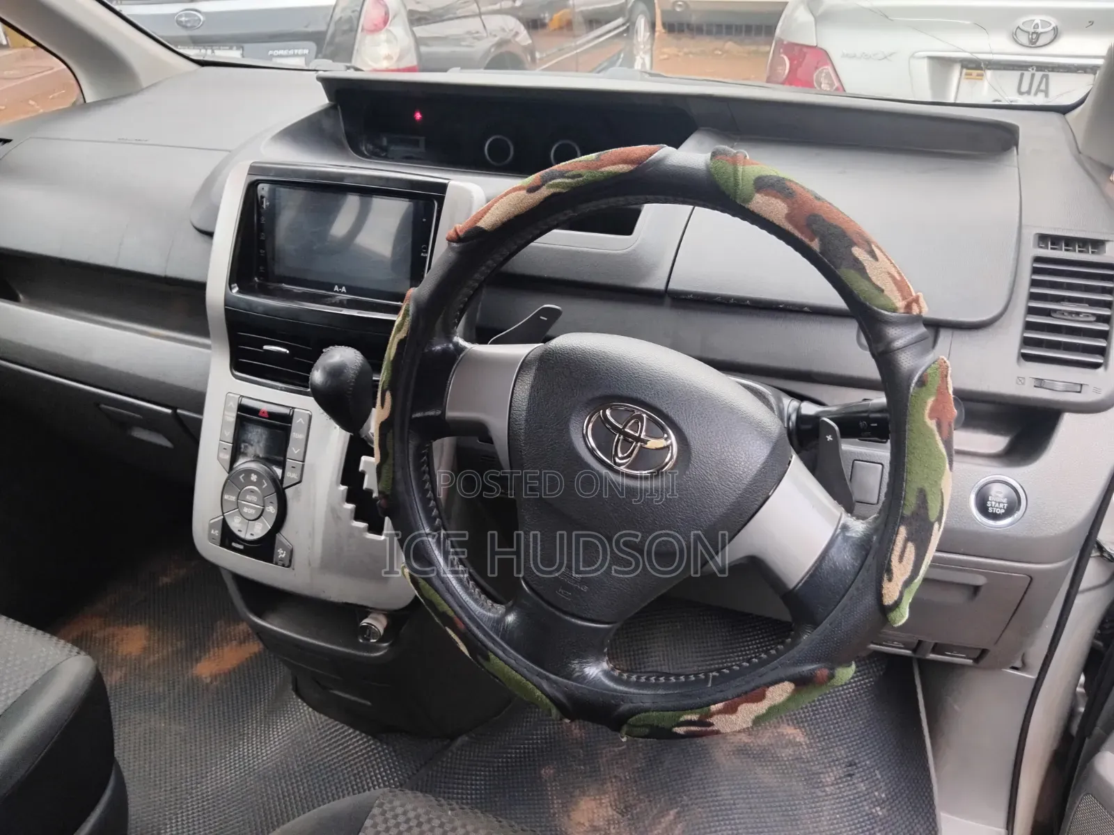 Toyota Noah 2010 Silver