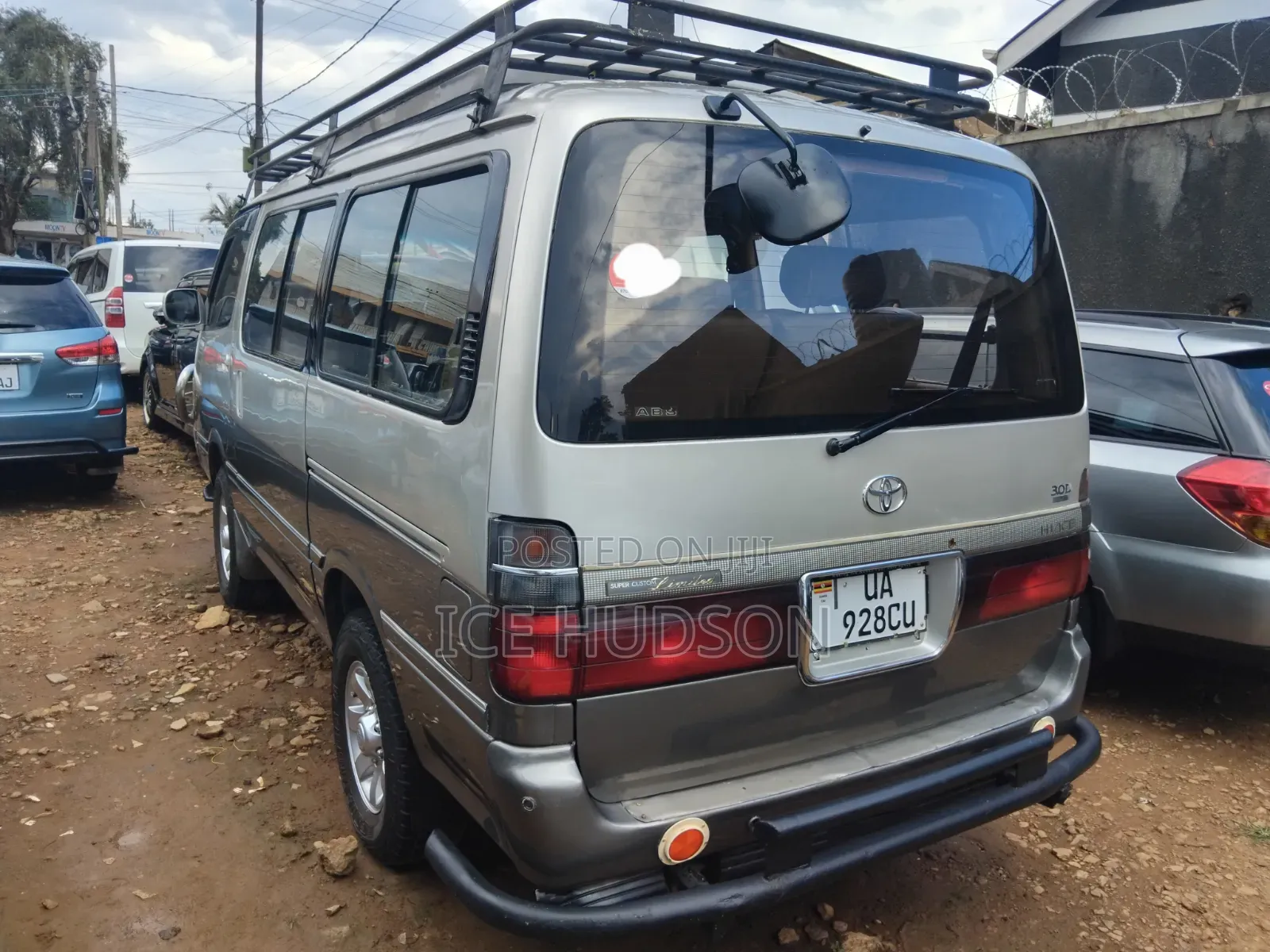 Toyota HiAce 2005