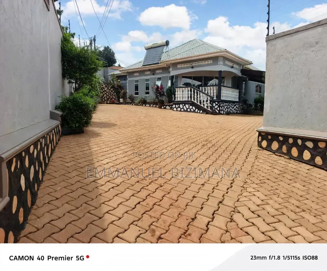 Furnished 4bdrm Bungalow in Kyanja, Central Division for sale