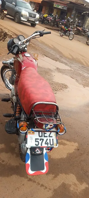 Bajaj Boxer 100 2022 Red