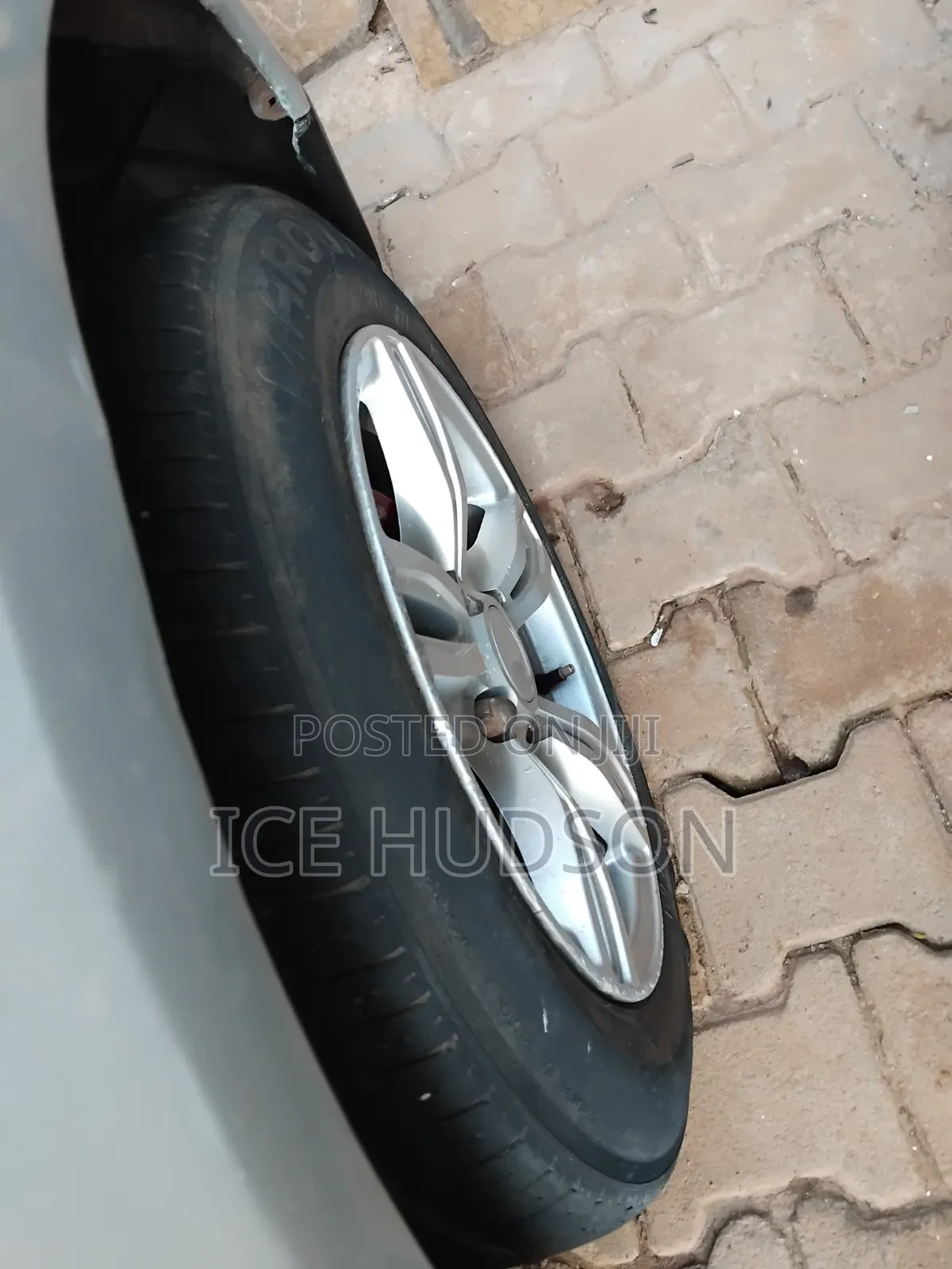 Toyota HiAce 2005