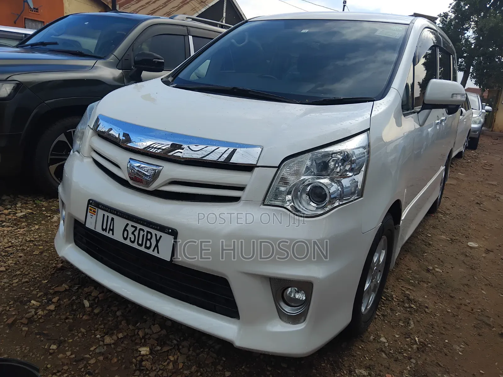 Toyota Noah 2013 White