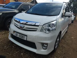 Toyota Noah 2013 White