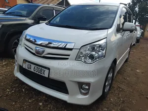 Toyota Noah 2013 White