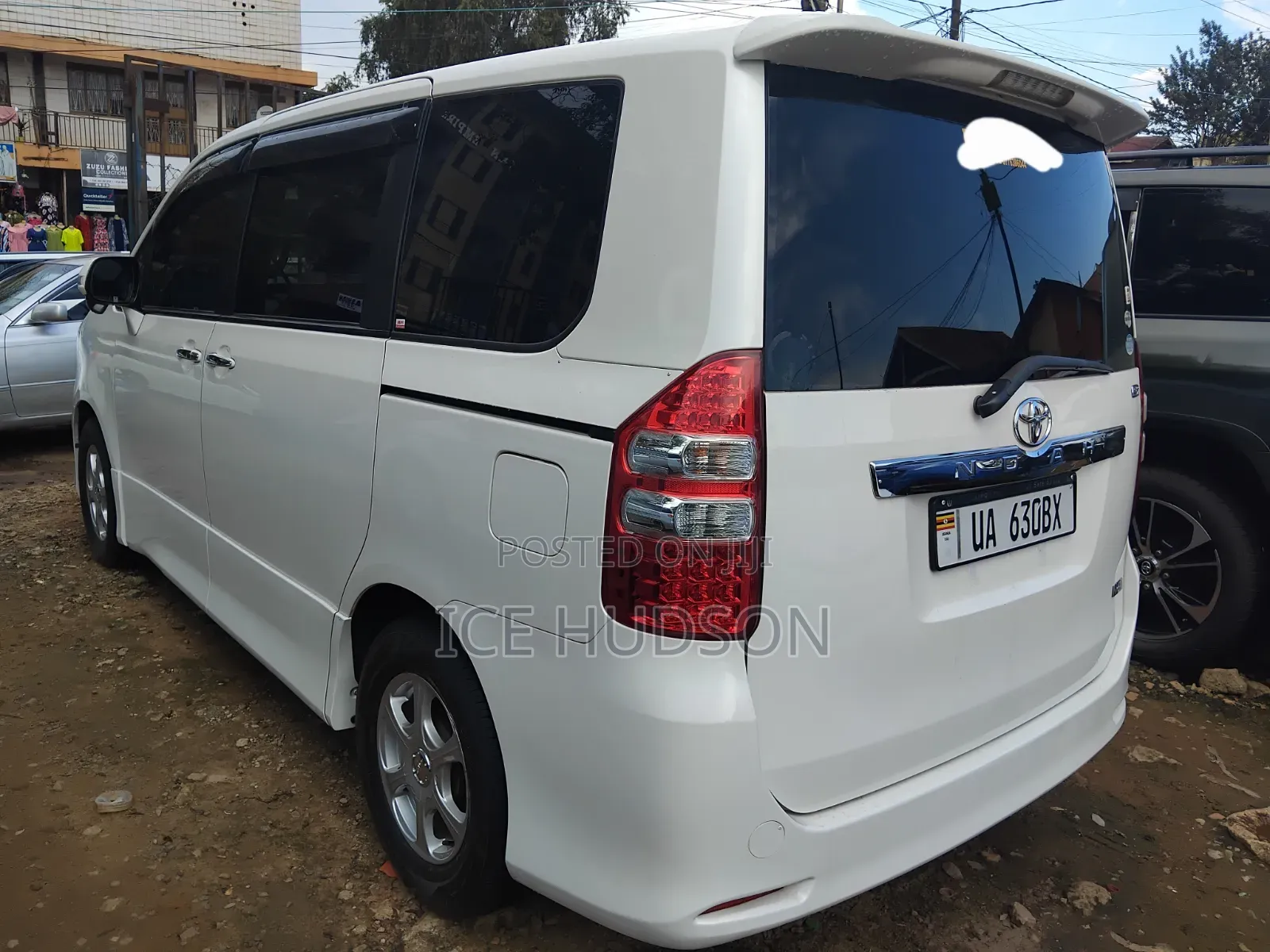 Toyota Noah 2013 White