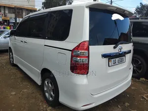 Toyota Noah 2013 White