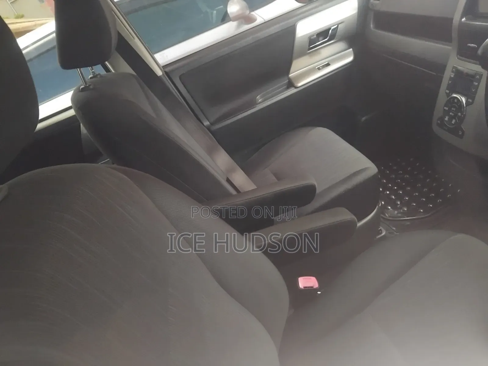 Toyota Noah 2013 White