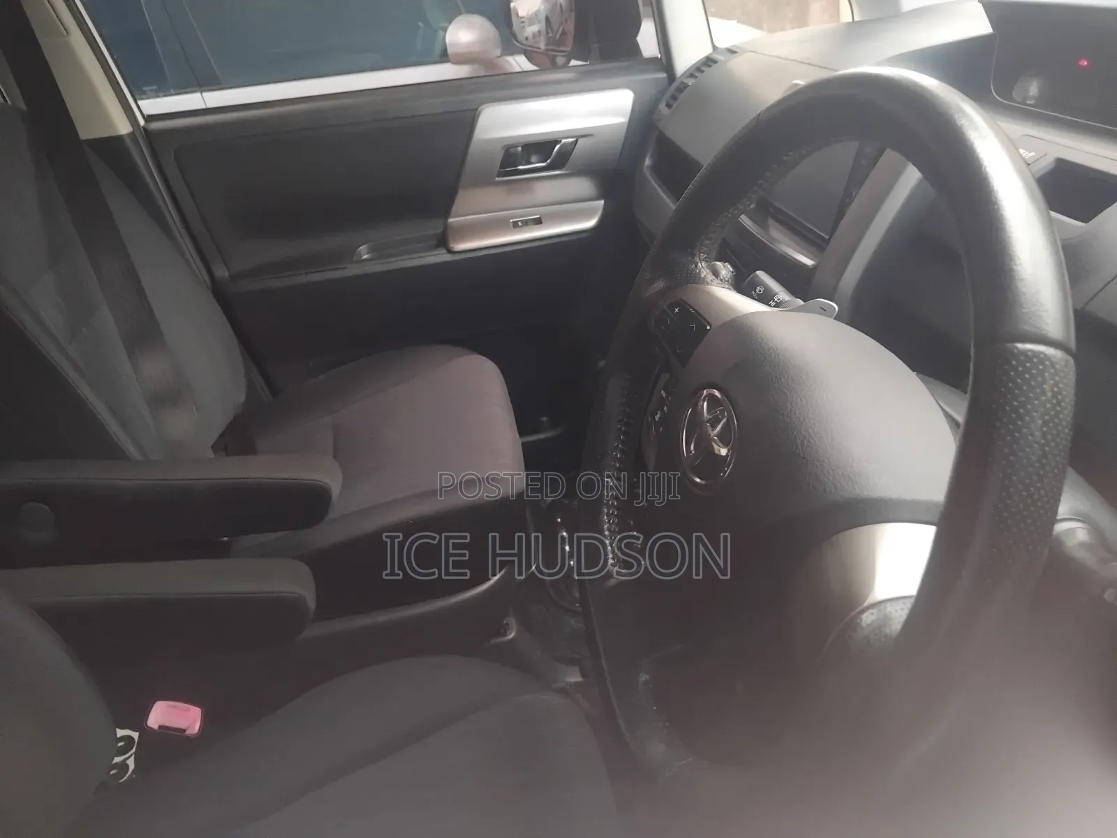 Toyota Noah 2013 White