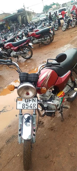 Bajaj Boxer 100 2022 Red