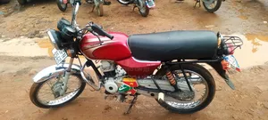Bajaj Boxer 100 2022 Red