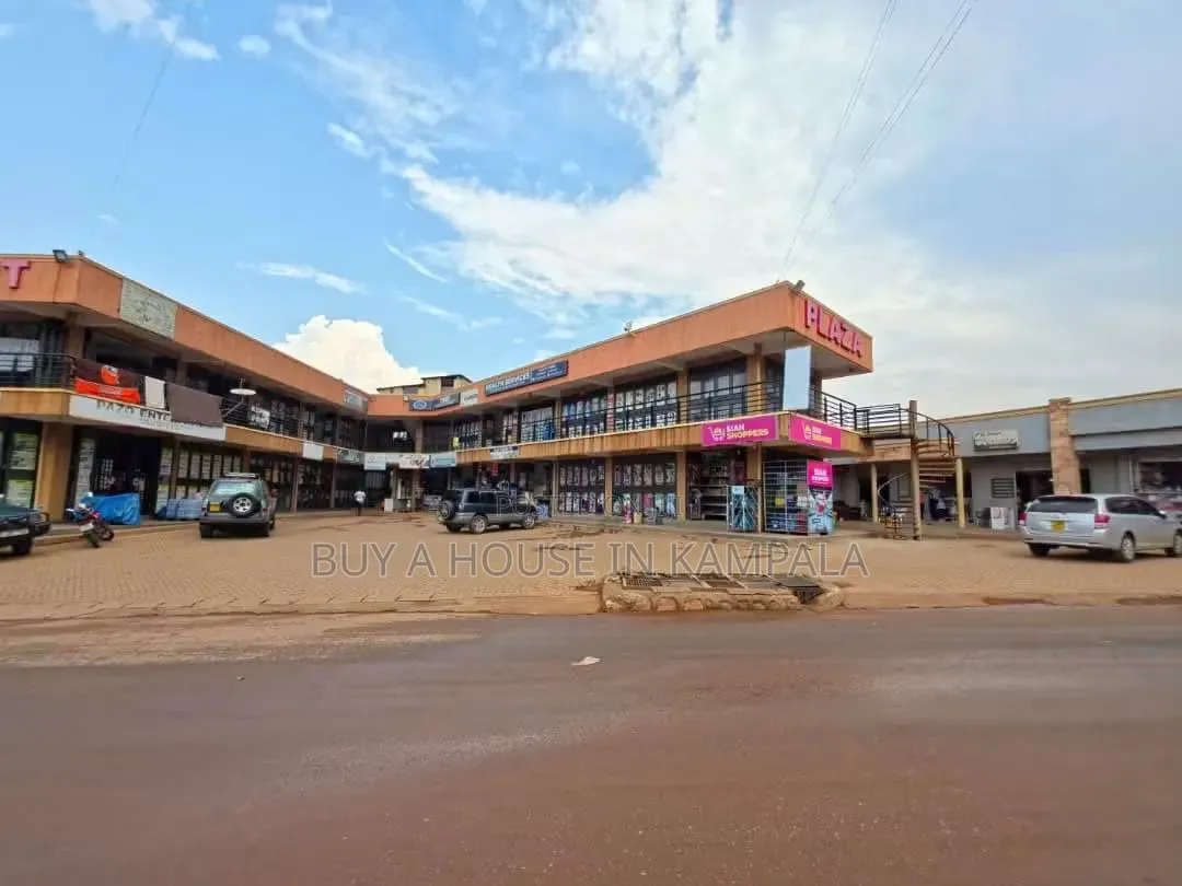 Mpererwe Gayaza Road Commercial Structure on Sale
