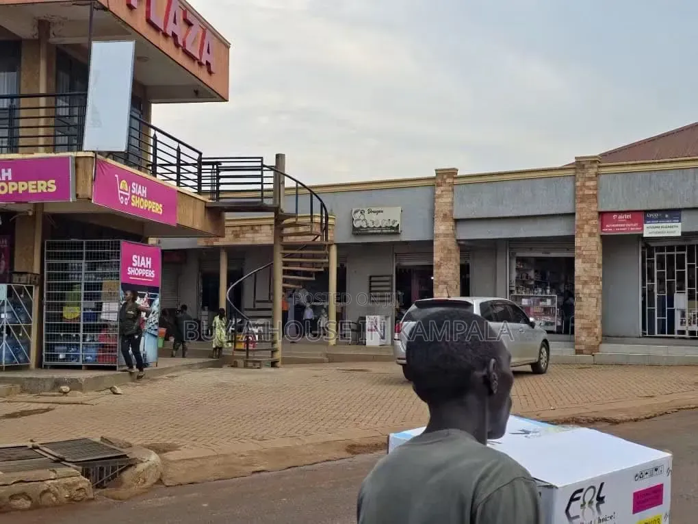 Mpererwe Gayaza Road Commercial Structure on Sale