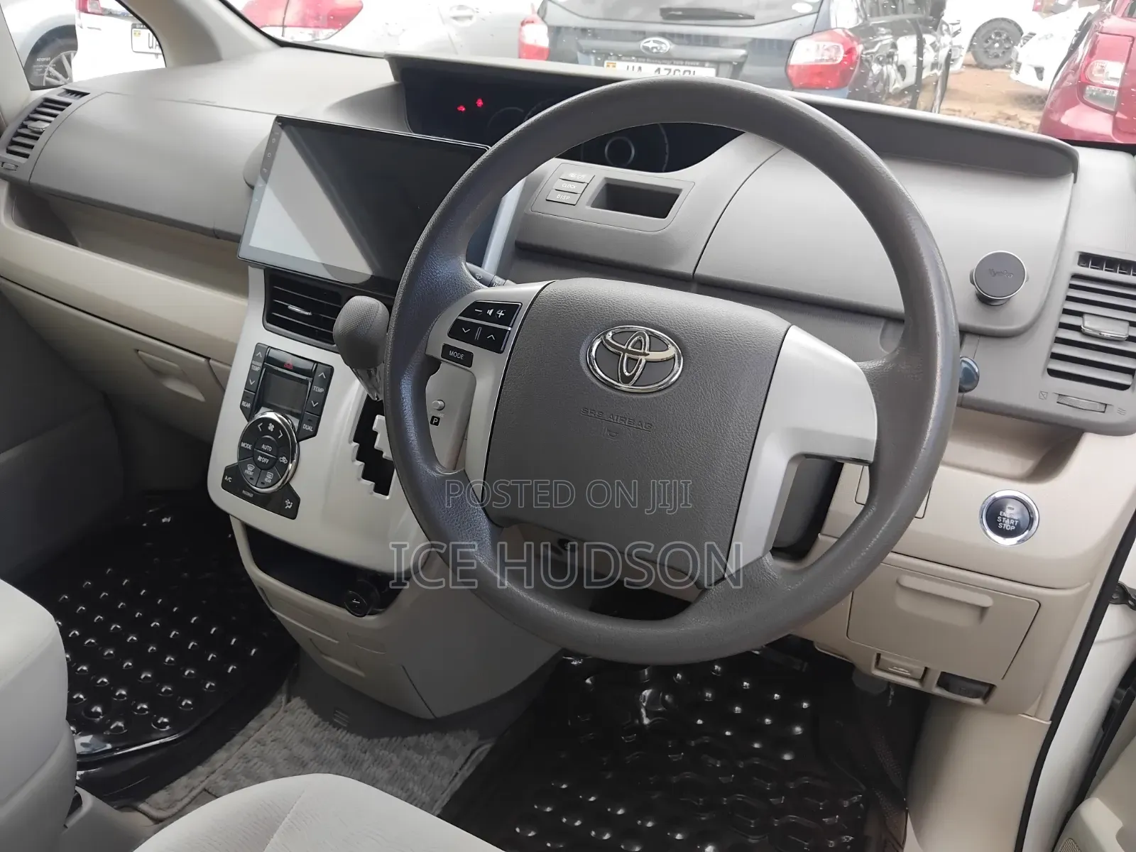 Toyota Noah 2011 White