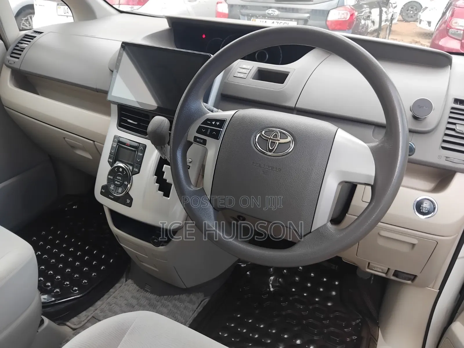 Toyota Noah 2011 White
