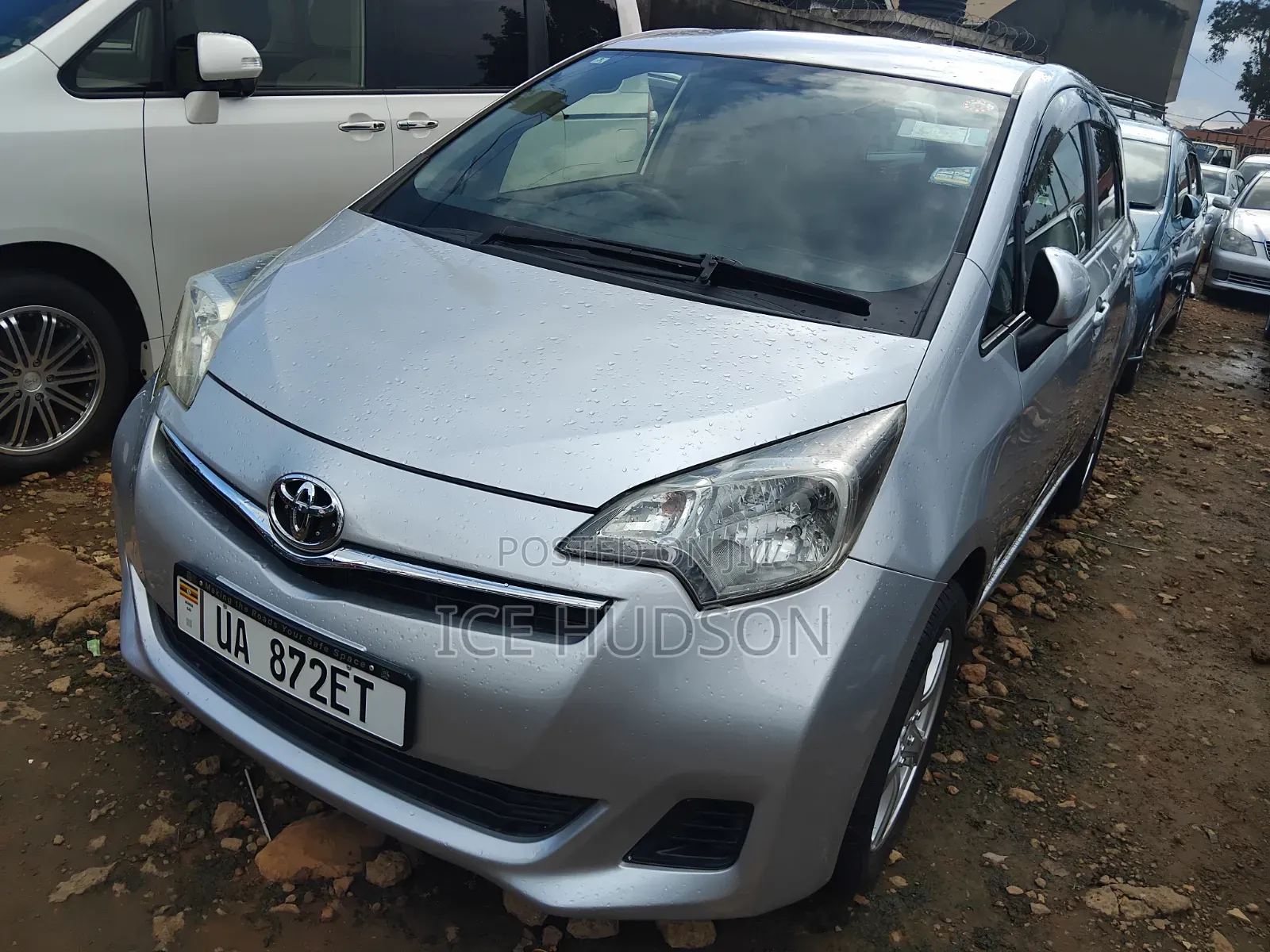 Toyota Ractis 2010 Silver