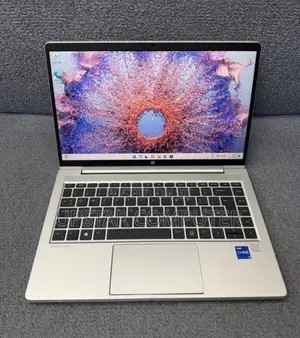 Laptop HP ProBook 430 G8 8GB Intel Core i5 SSHD+SSD 256GB