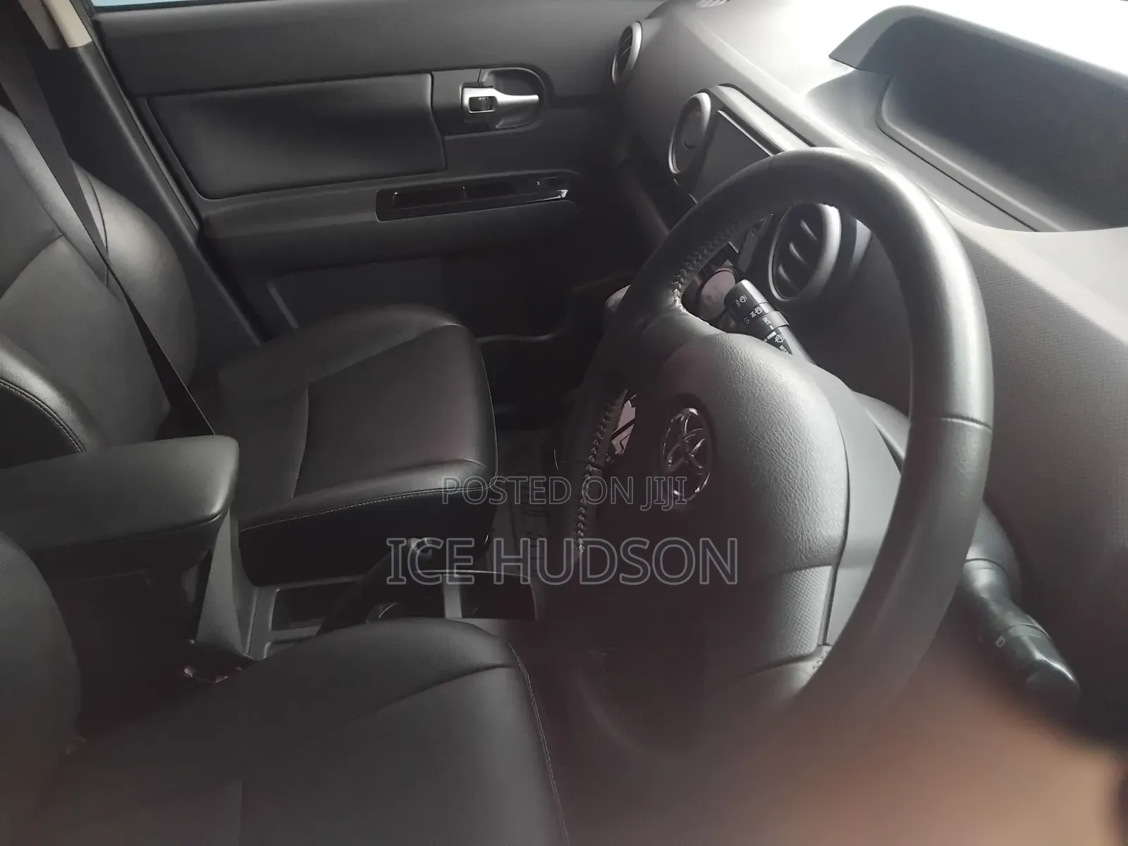 Toyota Corolla Rumion 2011 Black