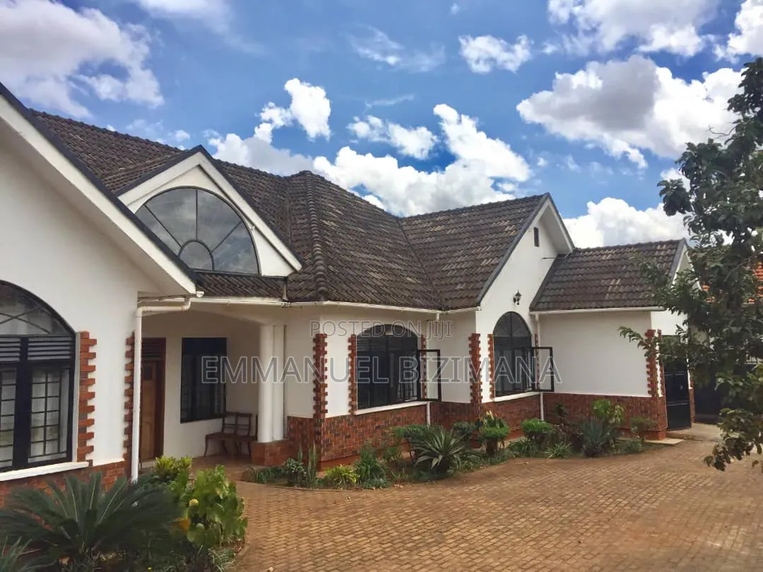 Furnished 5bdrm Bungalow in Mengo, Central Division for sale