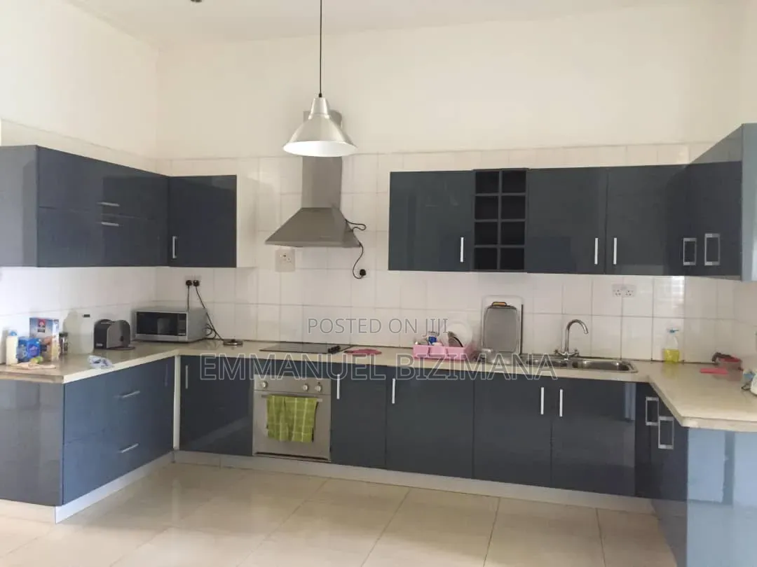 Furnished 5bdrm Bungalow in Mengo, Central Division for sale