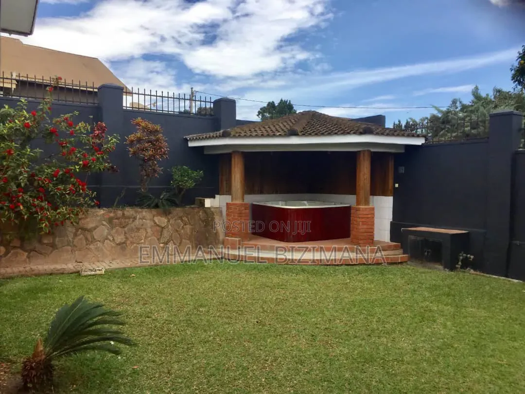 Furnished 5bdrm Bungalow in Mengo, Central Division for sale