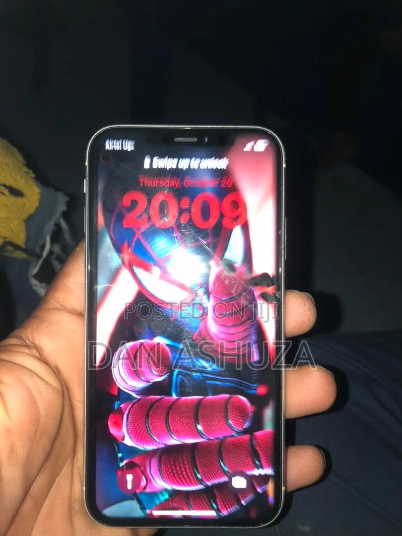 Apple iPhone XR 64 GB White
