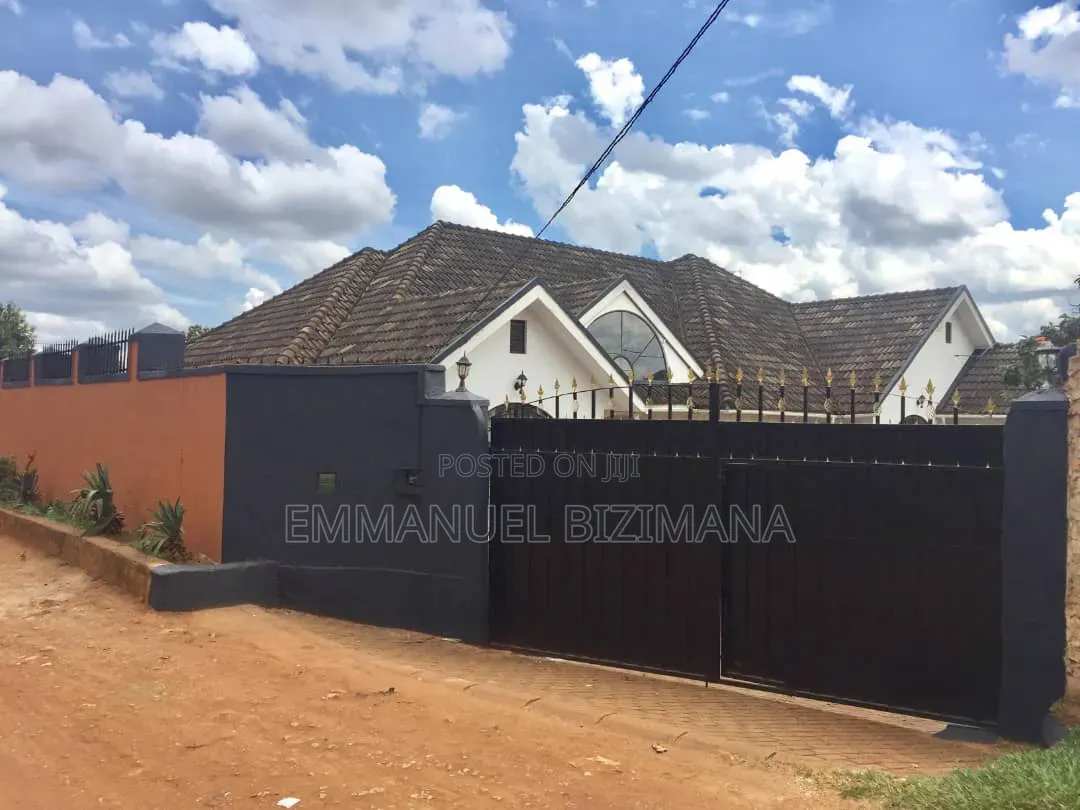 Furnished 5bdrm Bungalow in Mengo, Central Division for sale