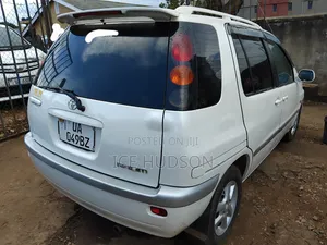 Toyota Raum 2003 White
