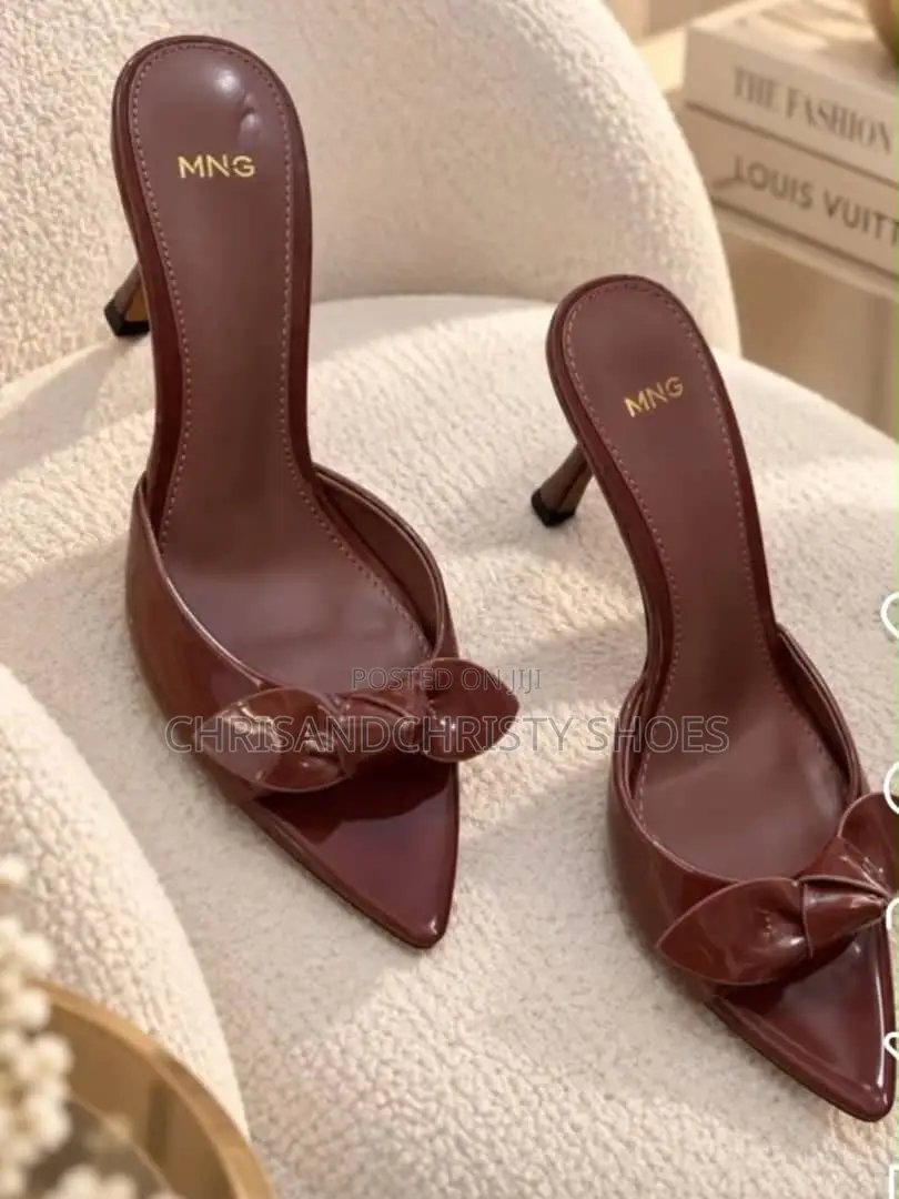 Ladies Bow Pointed Mule Heels